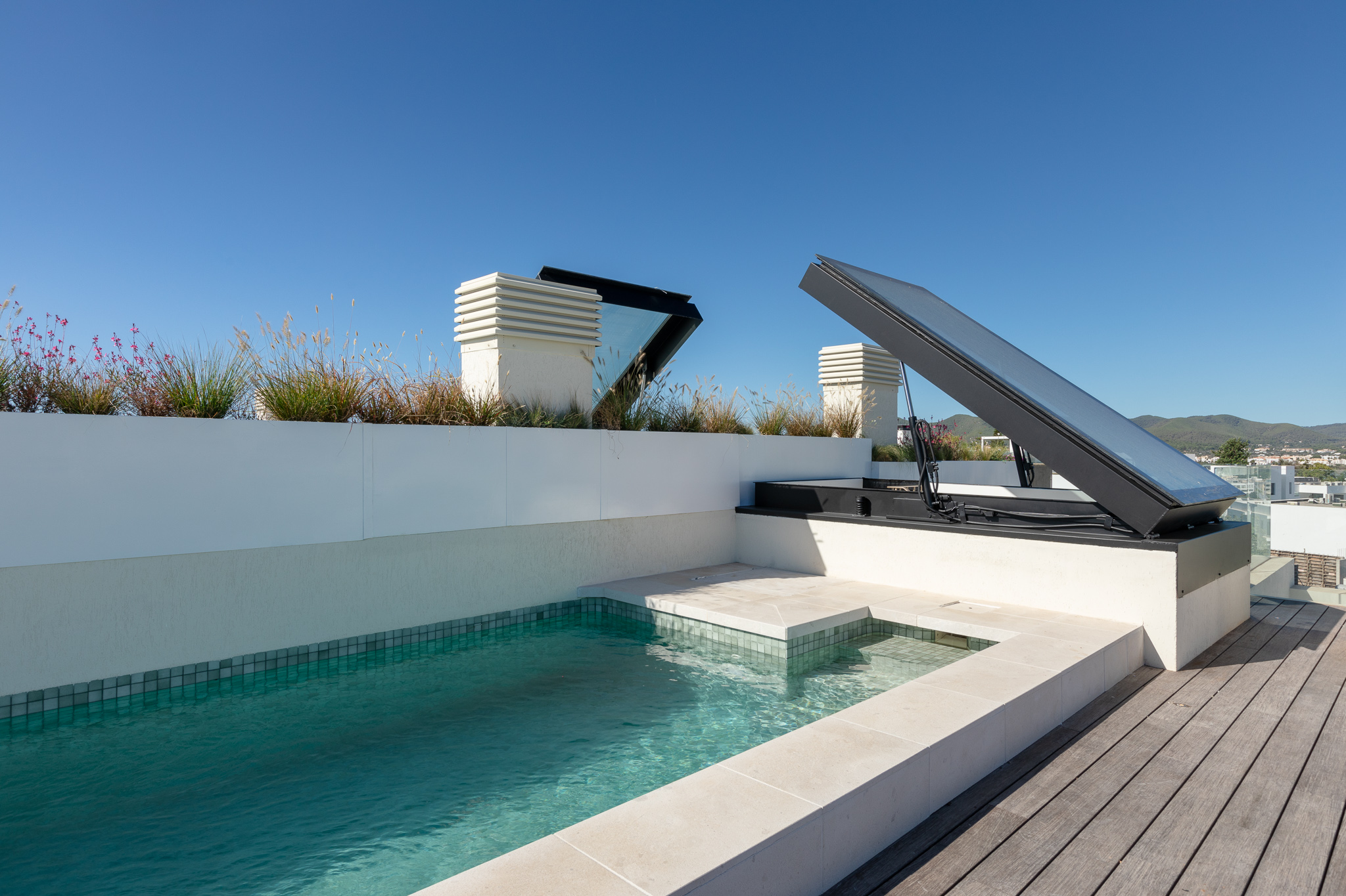 Resa Estates Geraldine Ibiza te koop penthouse vastgoed sale pool 2.jpg